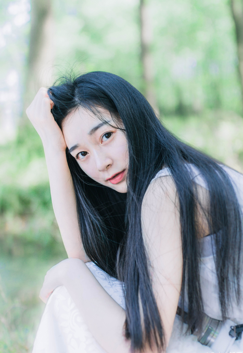 从此以后，刘协在自己手中的弊端反而大过了他所带来的利益，甚至还甩不脱，如果可以，曹操真想把这个麻烦扔给吕布，让吕布自己去折腾，但很显然，如果他真那么做了，等于让吕布连大义都占住了。